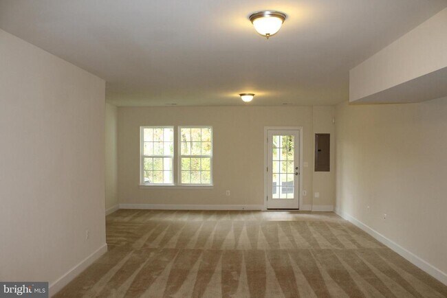Building Photo - 10665 Hinton Wy