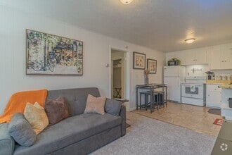 Building Photo - Fully Furnished and comfortable! Short Ter...