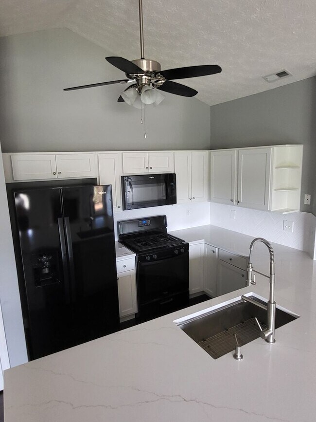 Building Photo - 3318 Lenehan Ln