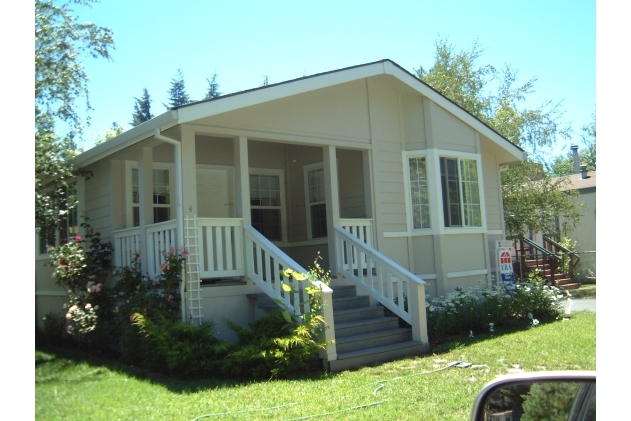 Building Photo - Creekside Mobile Estates