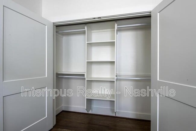 Building Photo - 958 9th Ave S