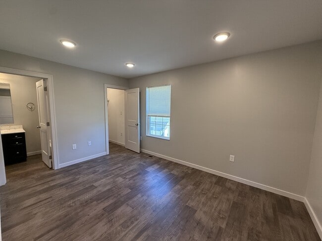 Building Photo - 211 Terrace Dr