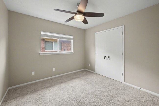 Building Photo - 10235 Mills Run Dr