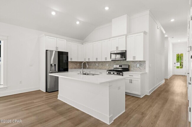 Building Photo - 836 Walsonham Dr