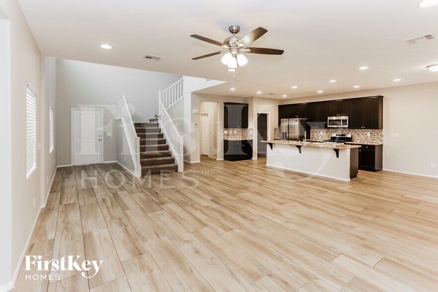 Building Photo - 10552 Mt Blackburn Ave