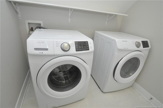 Building Photo - 1164 Trentini Ave