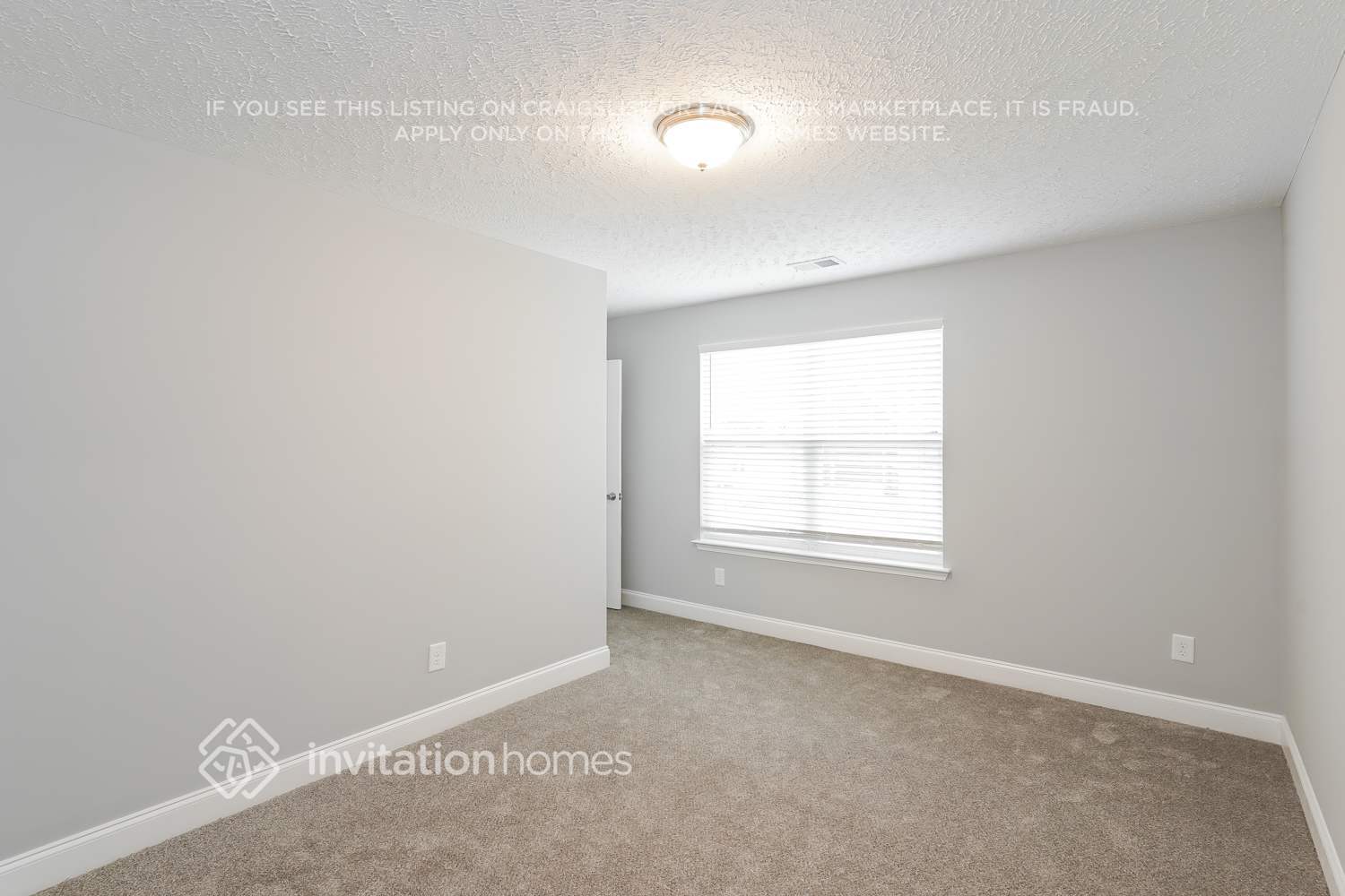 Building Photo - 388 Green Hills Dr