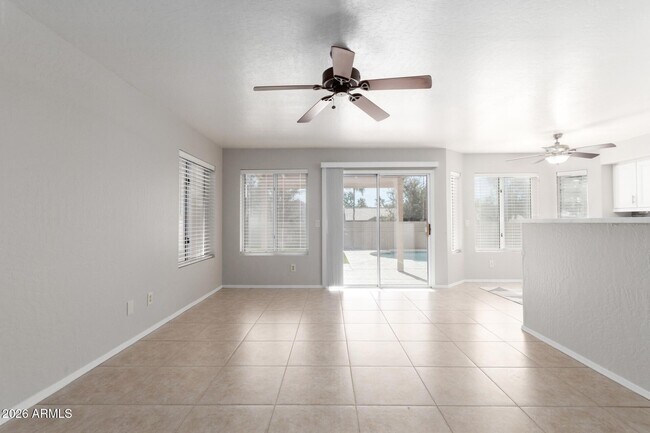 Building Photo - 3611 E Windmere Dr