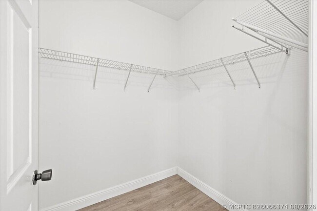 Building Photo - 4962 Leeward Ln