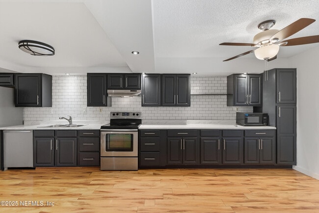 Building Photo - 7188 Cypress Cove Rd