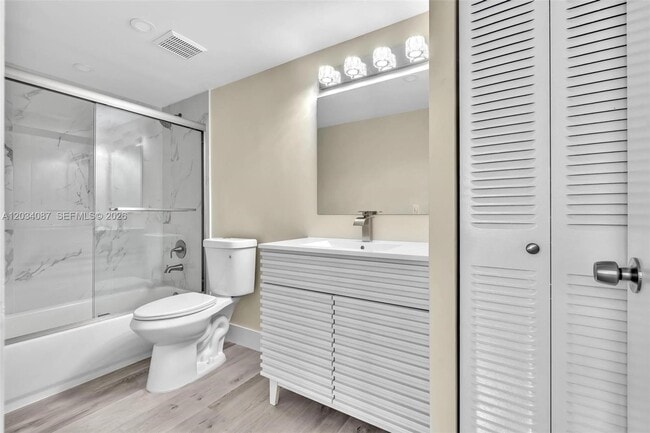 Building Photo - 9124 Collins Ave