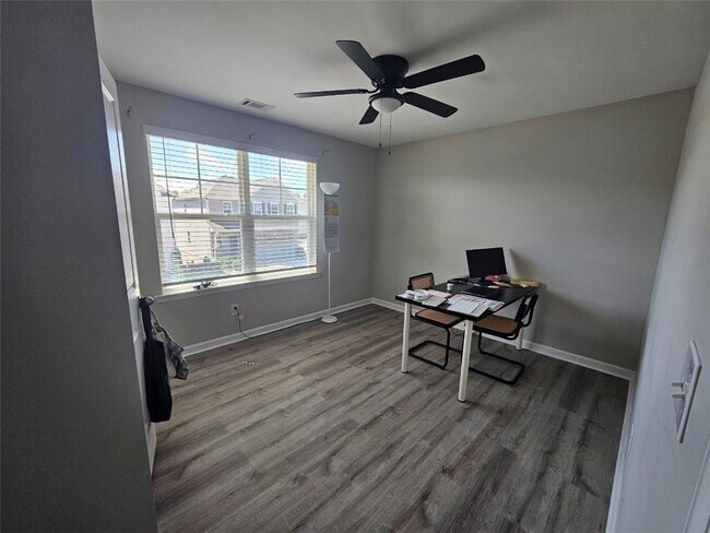 Building Photo - 4707 Waxwing St