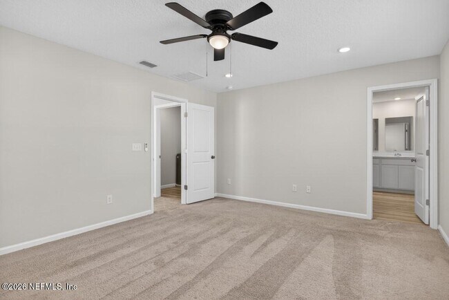 Building Photo - 14790 Cashew Ave