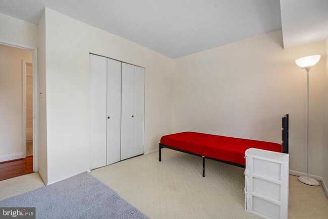 Building Photo - 7984 Audubon Ave