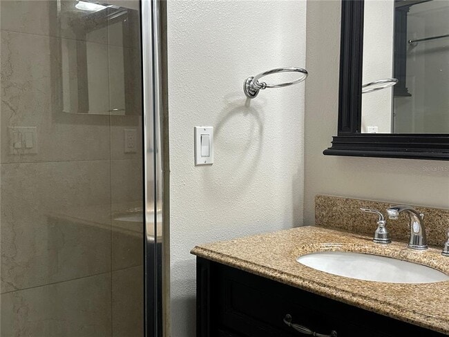 Building Photo - 230 Sun Vista Ct N