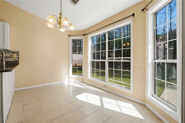 Building Photo - 2600 Avalon Pl