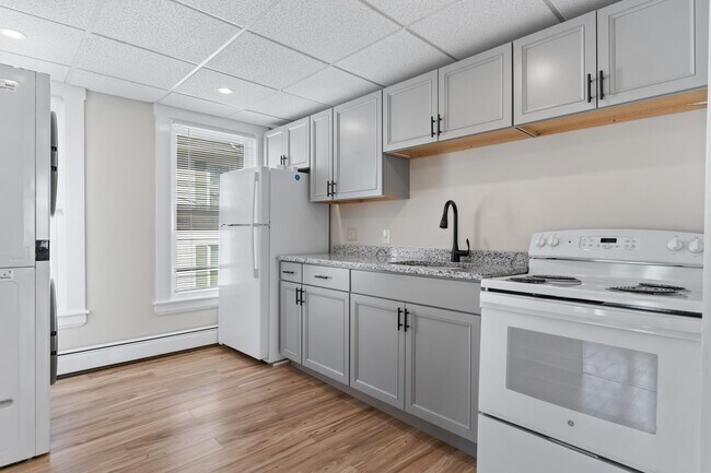 Primary Photo - 30 Ham St