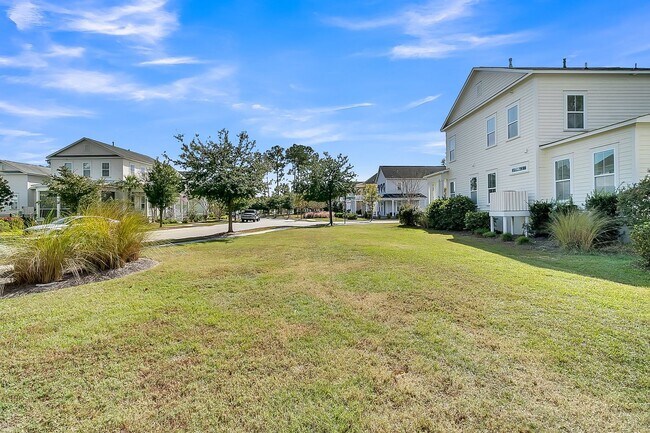 Building Photo - Gorgeous Carolina Park Home on a Corner Lot