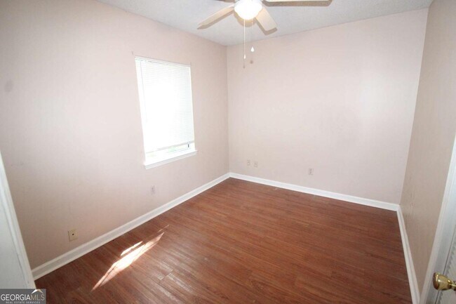 Building Photo - 105 Driftwood Ct