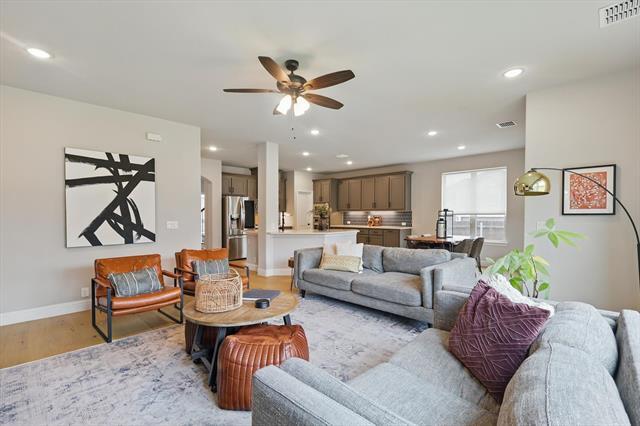 Building Photo - 9208 Amistad Ln