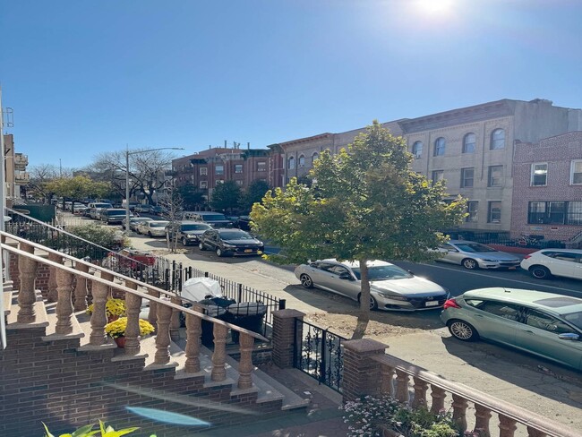 Building Photo - 229 57th St