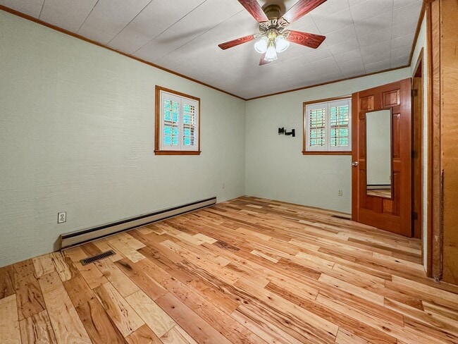 Building Photo - 8835 Tallow Tree Rd