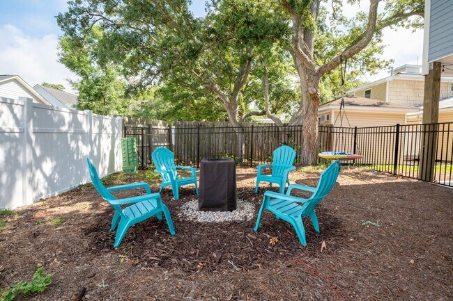 Building Photo - GORGEOUS OFF-SEASON RENTAL