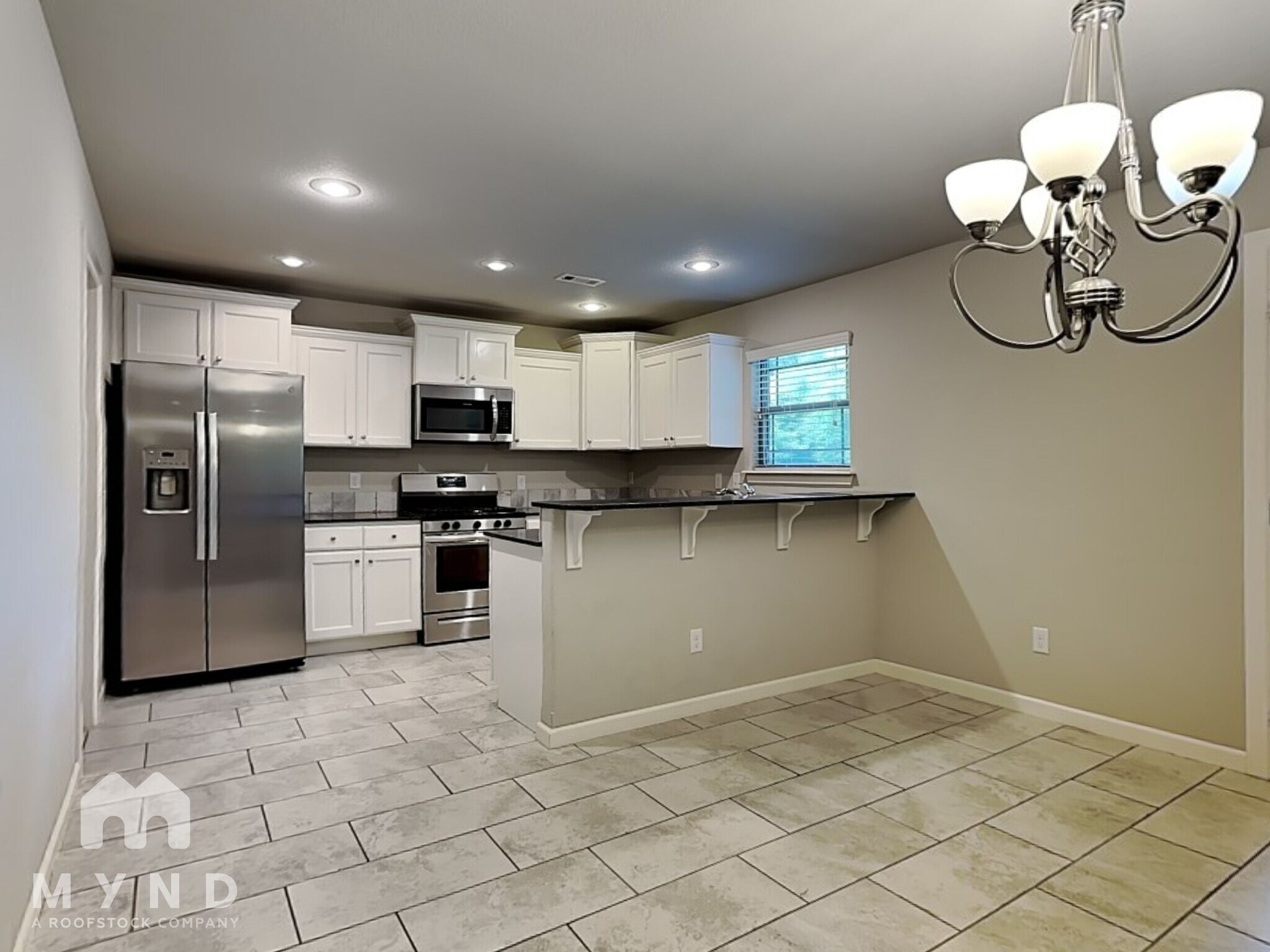 Building Photo - 2150 Hunter Dr