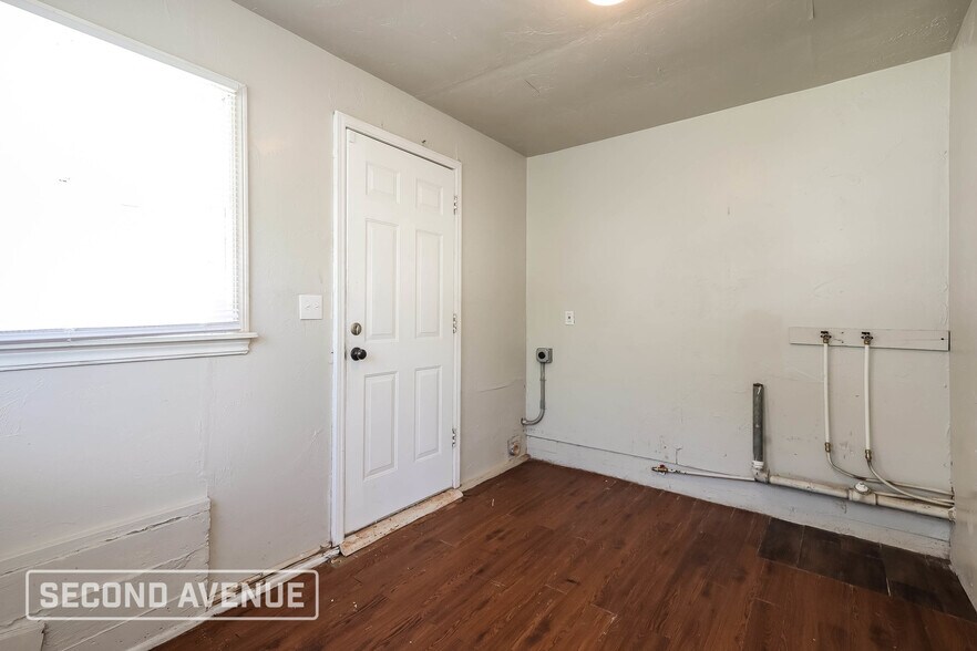 Building Photo - 4021 SE 27th St