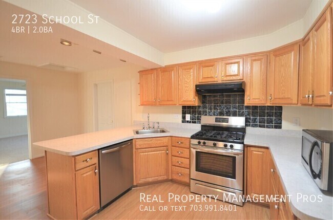 Building Photo - 2723 School St