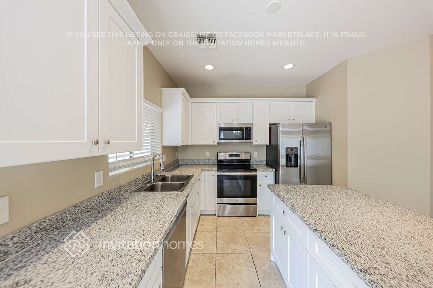 Building Photo - 16145 W Lisbon Ln