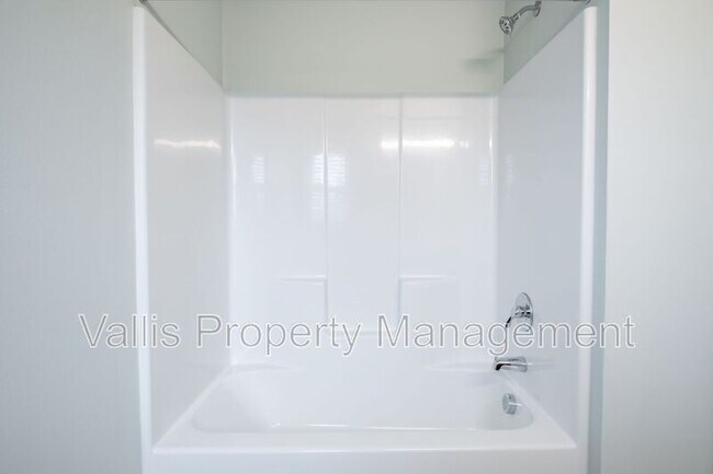 Building Photo - 13001 S Crompton Lane