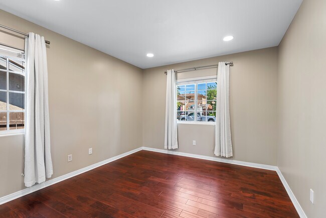 Building Photo - 18005 Bullock St