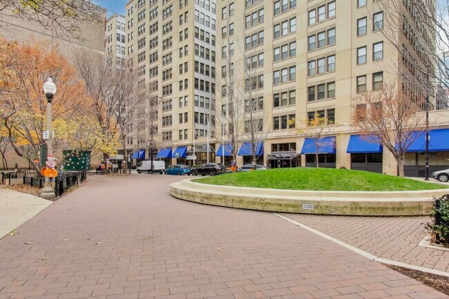 Building Photo - 780 S Federal St