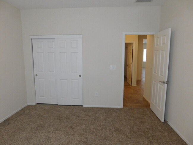 Building Photo - GORGEOUS HOME IN SUN CITY ALIANTE*AGE RESTRICTED COMMUNITY*3 LARGE BEDROOMS*OPEN FLOORPLAN*