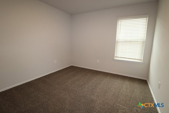 Building Photo - 2321 Aylesbury Dr