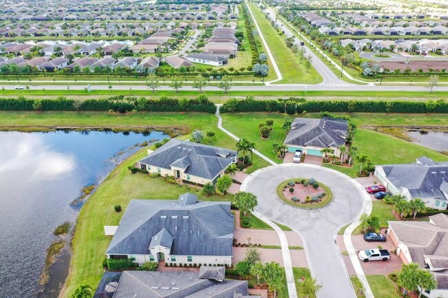 Building Photo - 11243 SW Parkside Dr