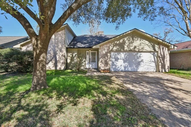 Building Photo - 15642 Pagehurst Dr