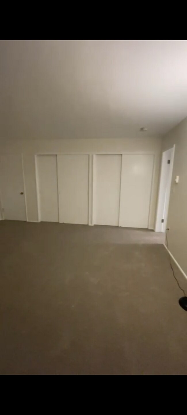 Building Photo - 12827 Glenwood Ave SW