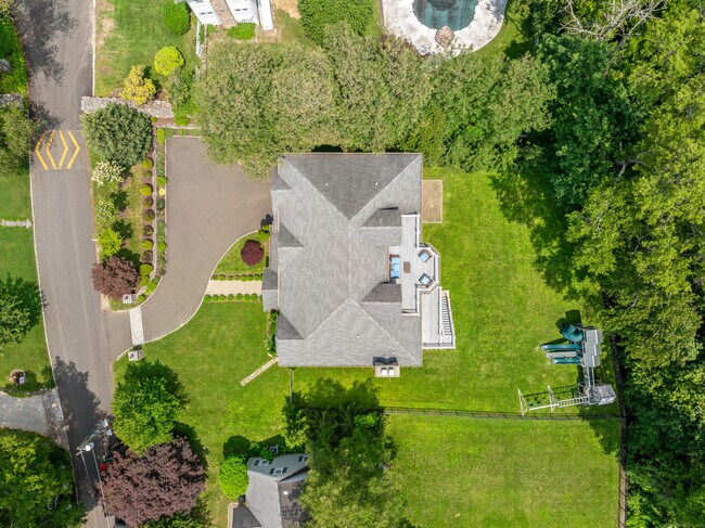 Building Photo - 57 Overbrook Dr