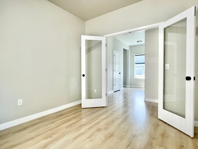 Building Photo - Modern Herriman Home at Big Bend Park!