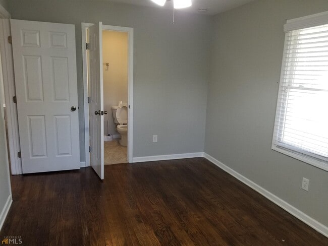 Building Photo - 2644 Farn Dr