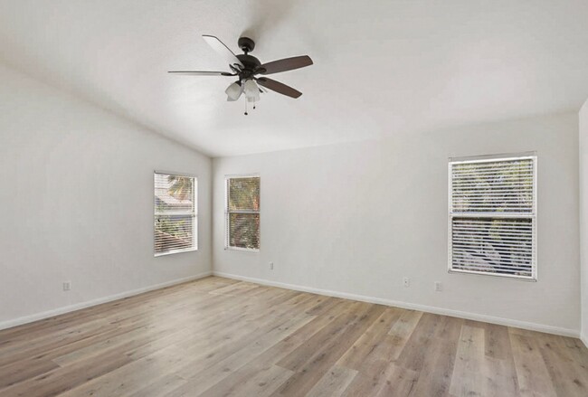 Building Photo - Beautiful 4 Bedroom Henderson Home