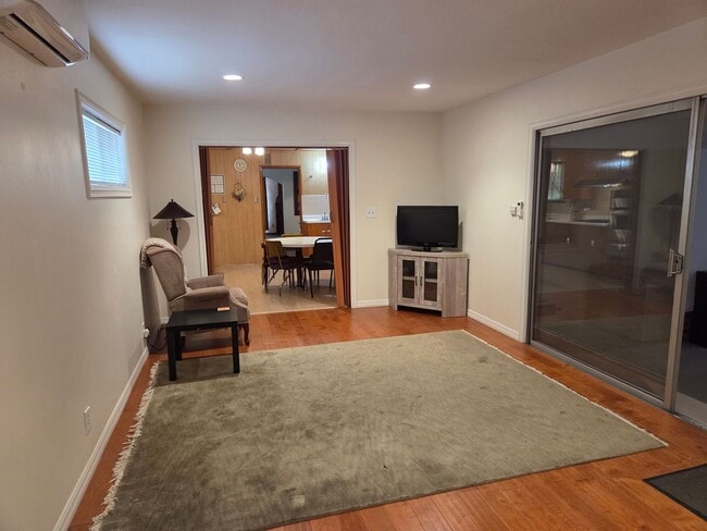 Building Photo - Spacious 2 Bedroom 2 Baths Spanish Charmer!