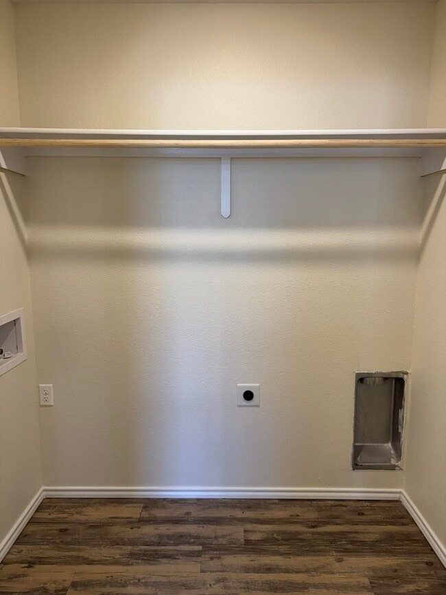 Building Photo - 321 N Sherman Ave