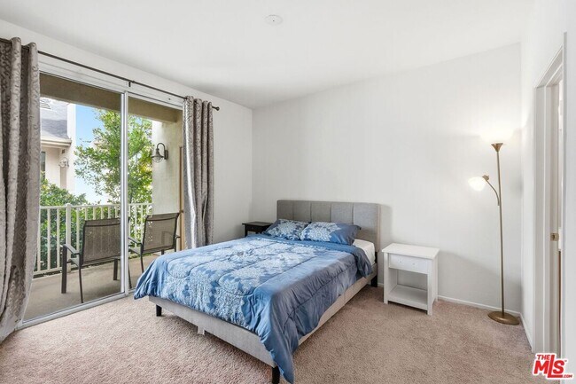 Building Photo - 27022 Victoria Ln