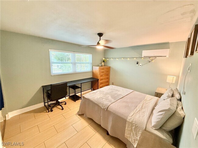 Building Photo - 1730 Bikini Ct
