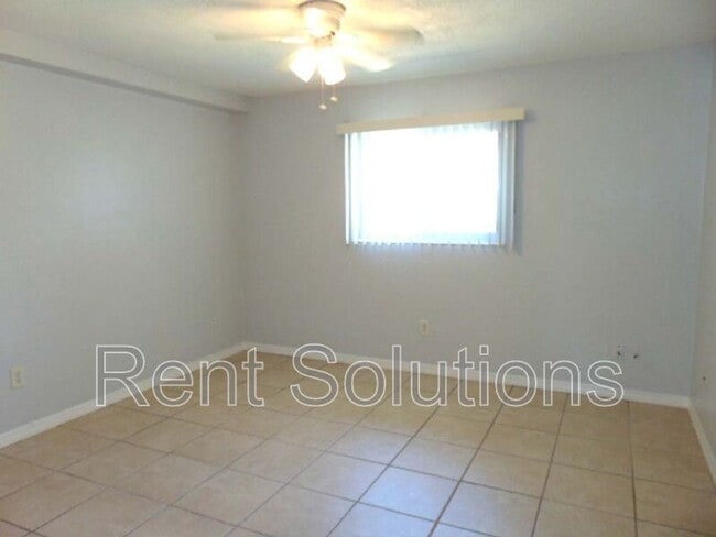 Building Photo - 217 Debby Ct