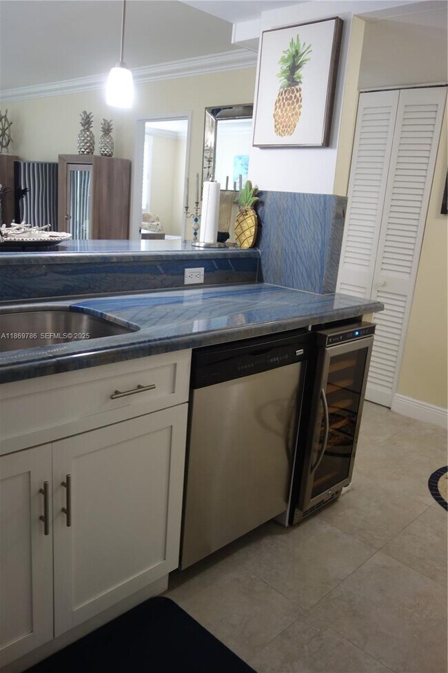 Building Photo - 5701 Collins Ave