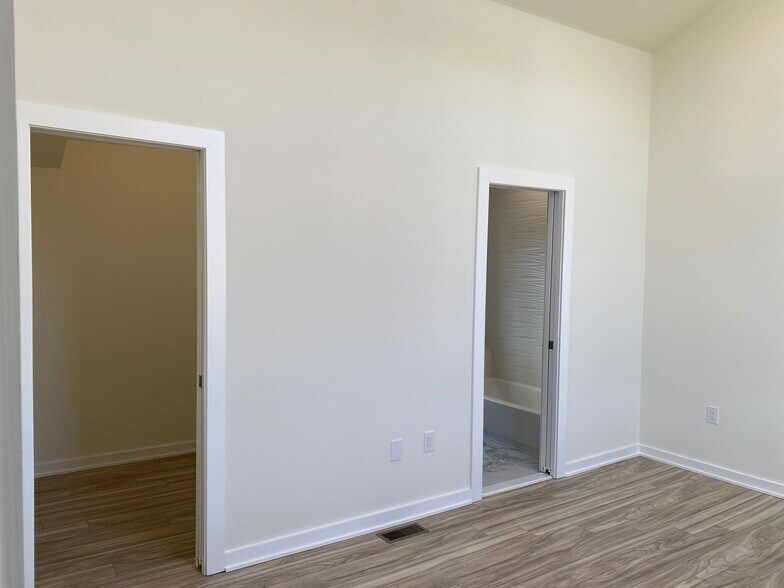 Building Photo - 3406 Conrad St